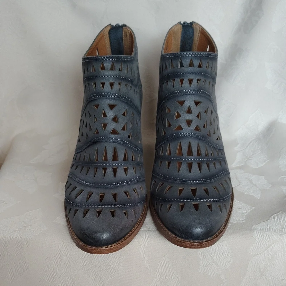 Sofft Perforated Gray Ankle Booties - Picture 4 of 13